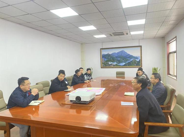 公司召开野外工作出队前安全及工作重点培训会议